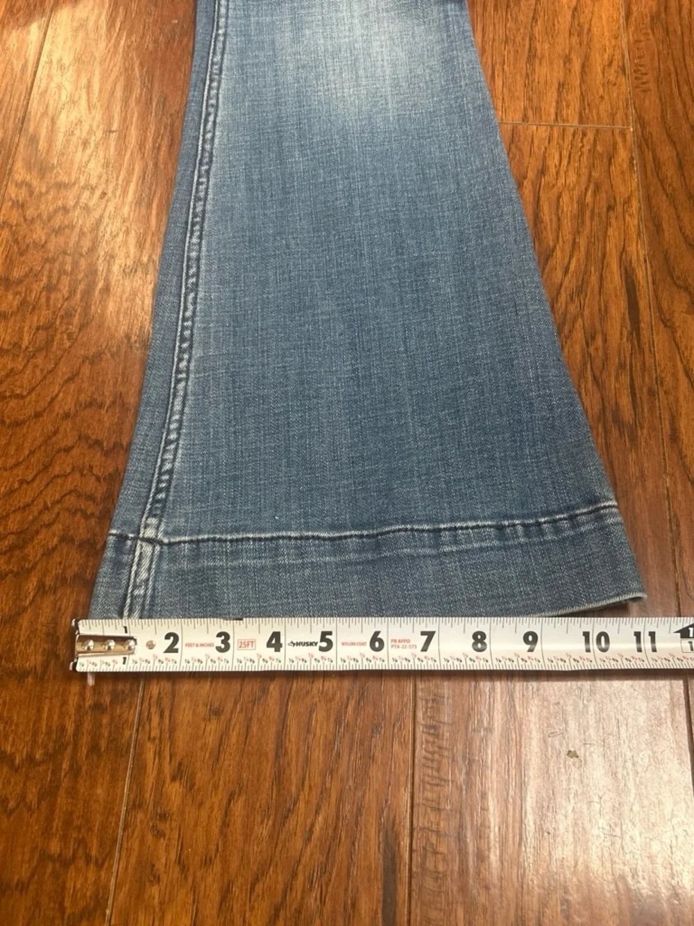 Abercrombie & Fitch Medium Blue Flare Jeans Size26/34, 0182